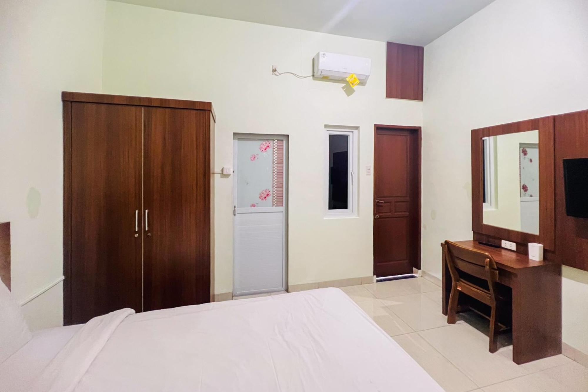 Teratai Residence Mitra Reddoorz Medan Esterno foto