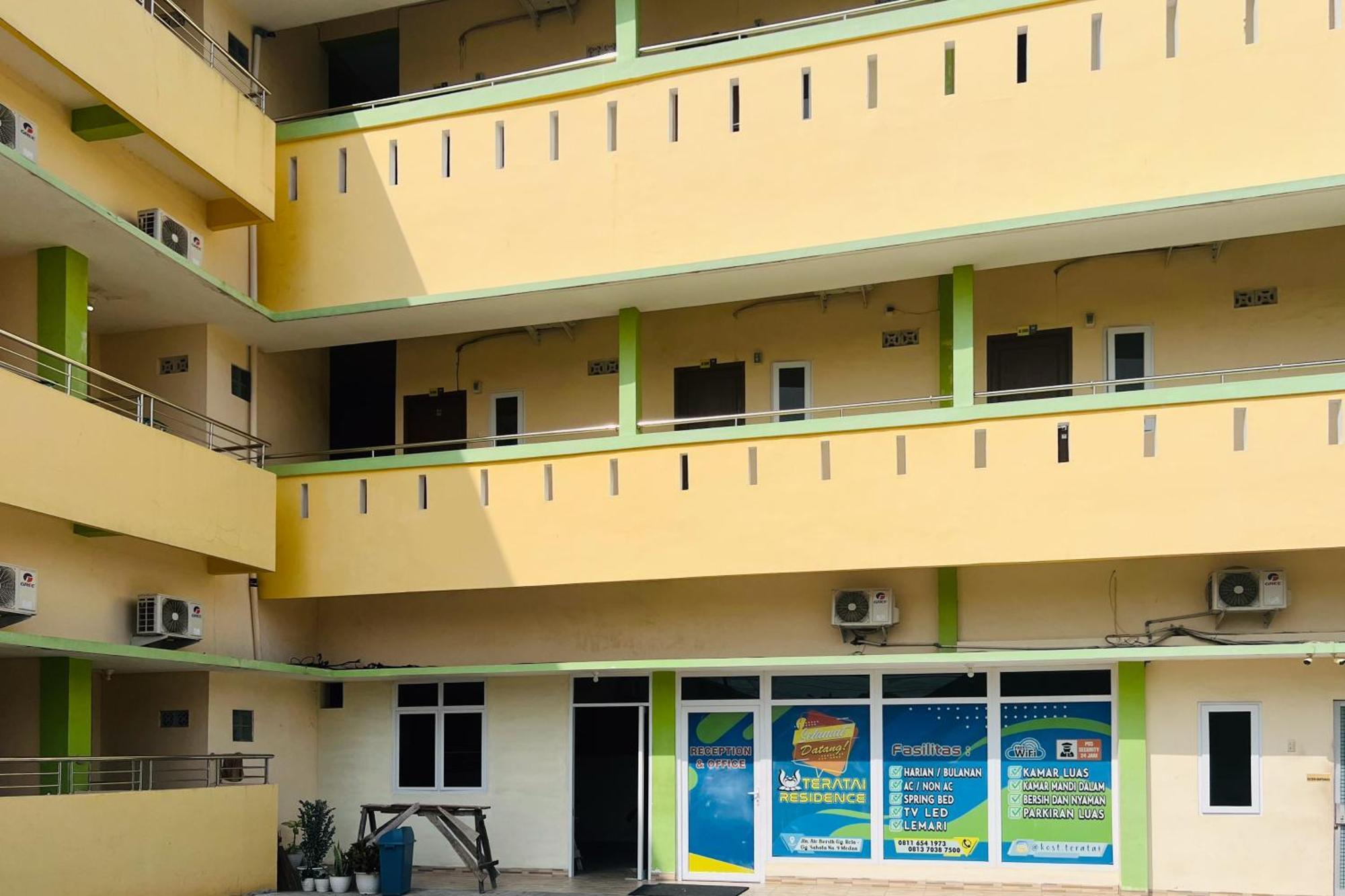 Teratai Residence Mitra Reddoorz Medan Esterno foto